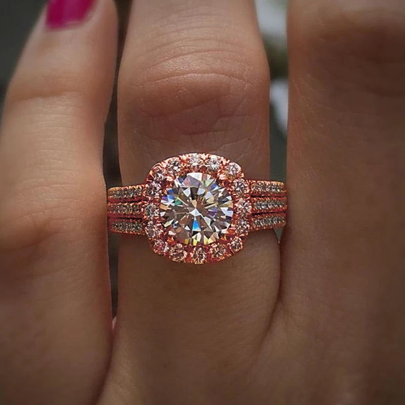 Huitan Trendy Brilliant Cubic Zirconia Engagement Ring
