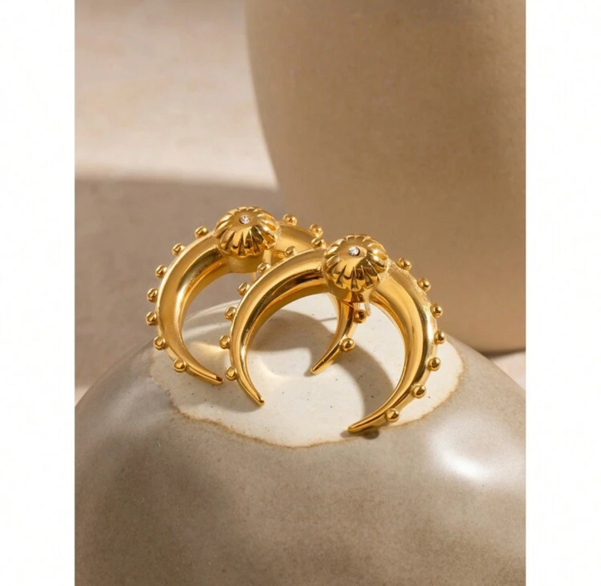 Crescent Moon Vintage Earrings – 18K Gold-Plated Stainless Steel