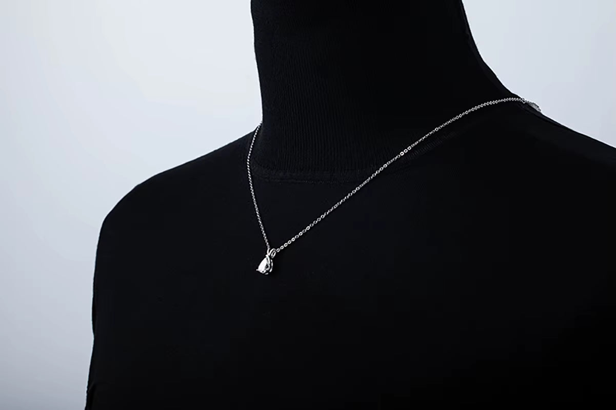 HealthBeauty-Products (™) Pear Cut Teardrop Moissanite Diamond Pendant