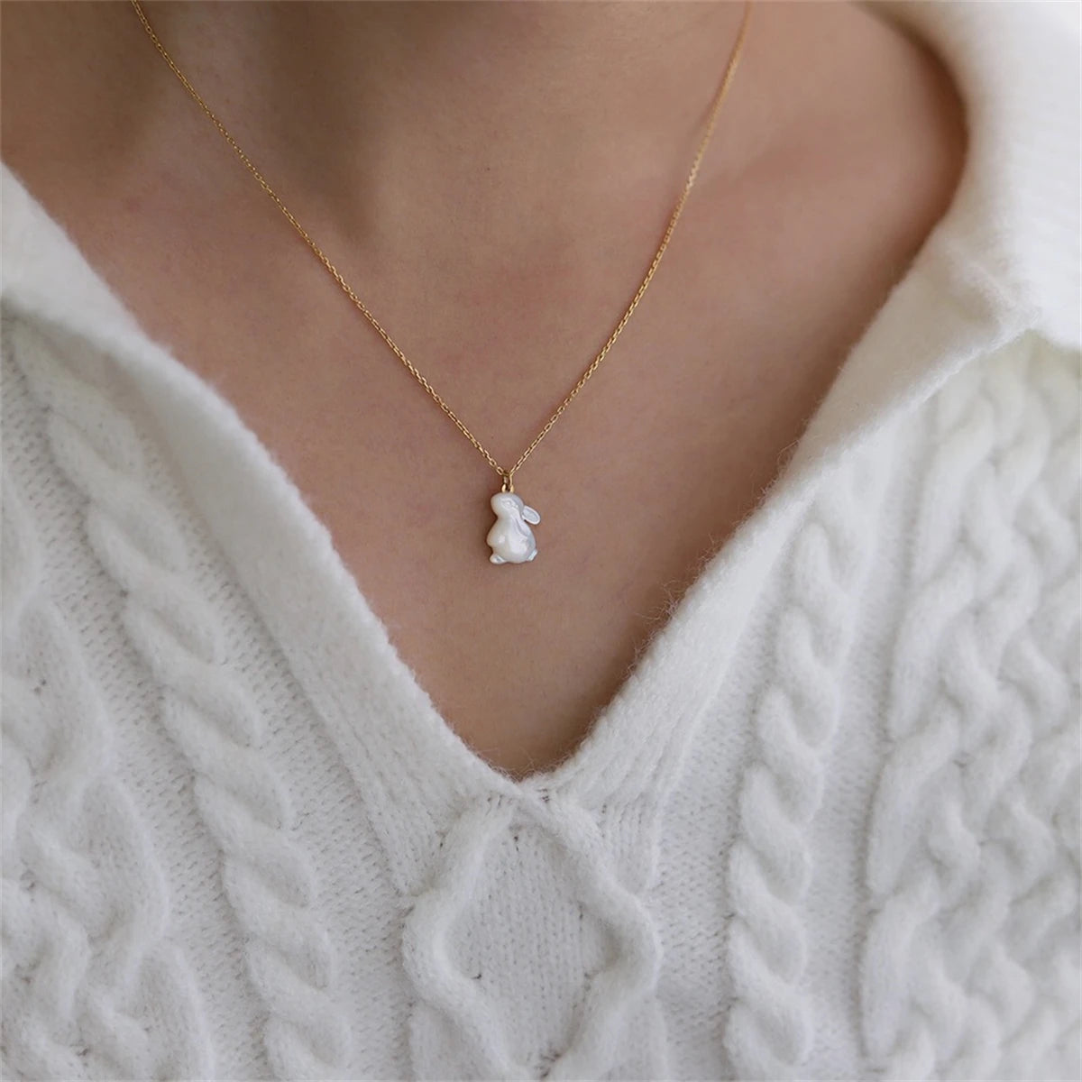Simple Moon Watching Rabbit~Shell Rabbit Fresh and Artistic Necklace