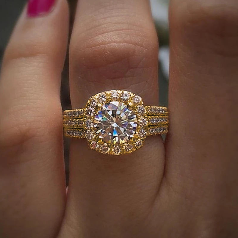 Huitan Trendy Brilliant Cubic Zirconia Engagement Ring