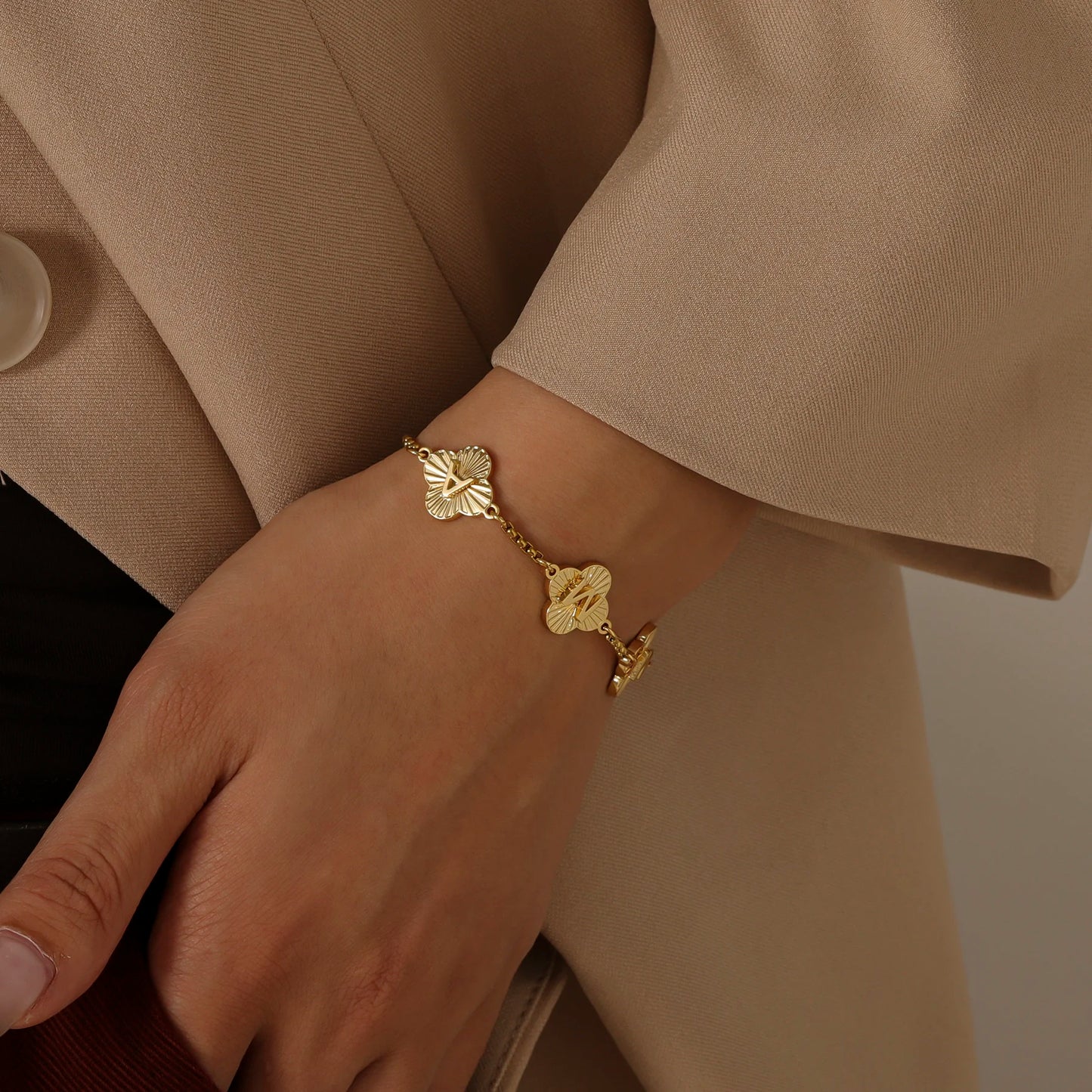 Qitian Custom Clover Name Bracelet Four Leaf Initial Letters Bracelet Personalised Simple Unique Christmas Gift For Woman Adjust