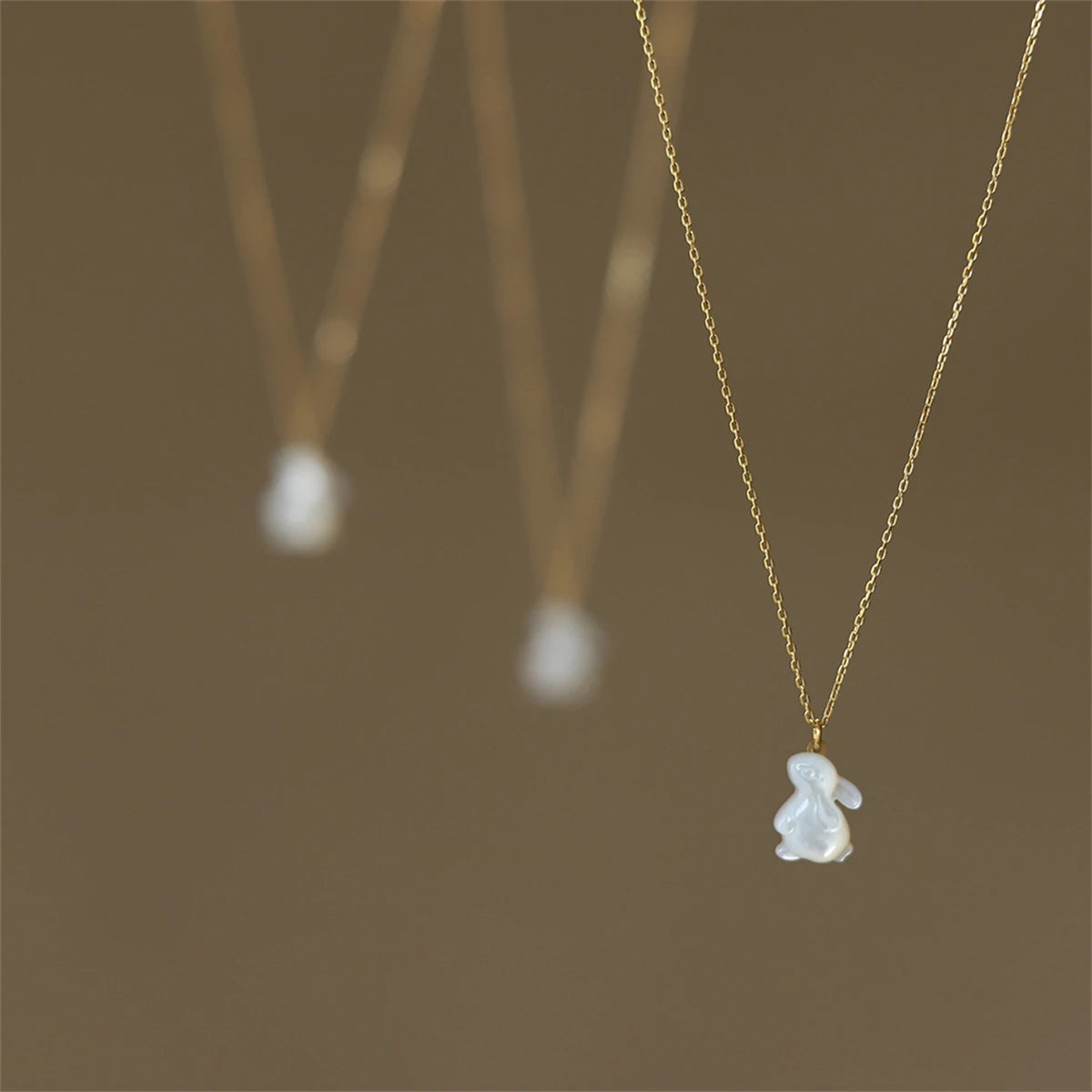 Simple Moon Watching Rabbit~Shell Rabbit Fresh and Artistic Necklace