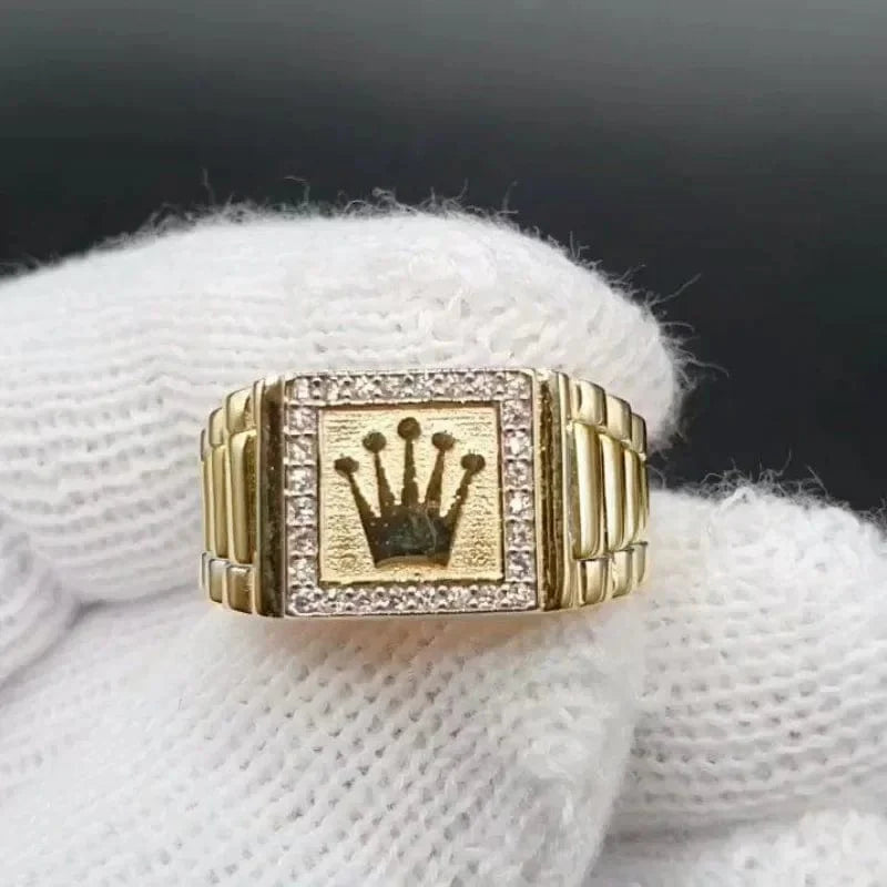 Retro Gold Crown Ring: Shiny Zircon Inlaid Luxury Jewelry Accessorie